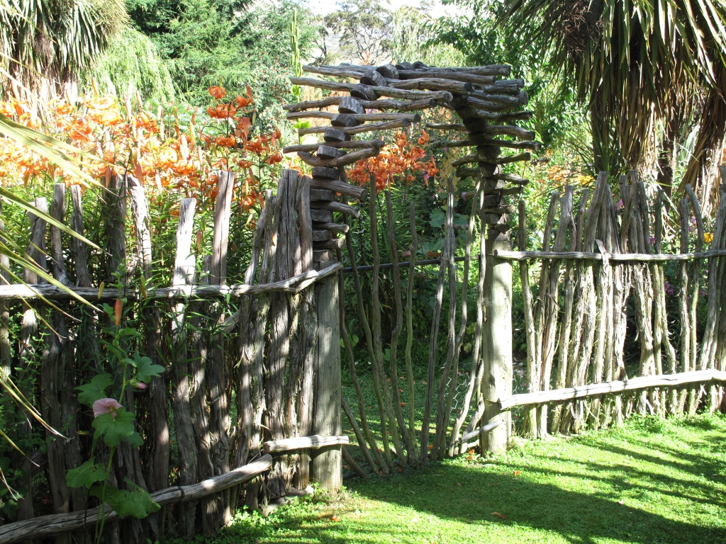  Sadler Garden Collections - Fence Around the World